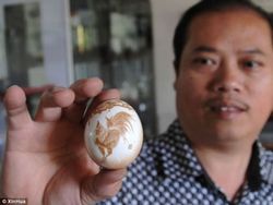 Яичный арт: художник из Китая создает 3D-рисунки на скорлупе.